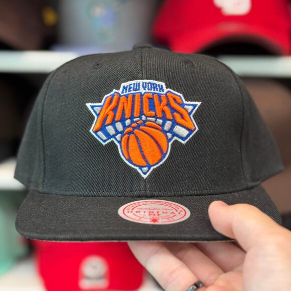 New York Knicks Black Mitchell & Ness Snapback - Picture 2 of 4